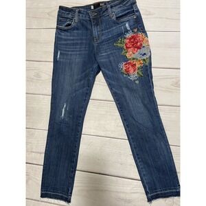 Kut from the Kloth Size 2 Floral Embroidered  Raw Hem Jeans Reese Straight Leg
